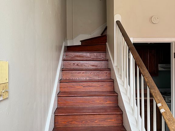 2nd image of 1535 Park Ave APT 2