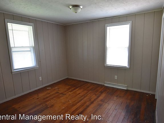 4th image of 117 E Louis St
