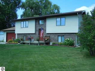 236 Park St, Elk Rapids, MI 49629