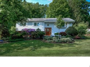 9 Burdick Rd, Pearl River, NY 10965