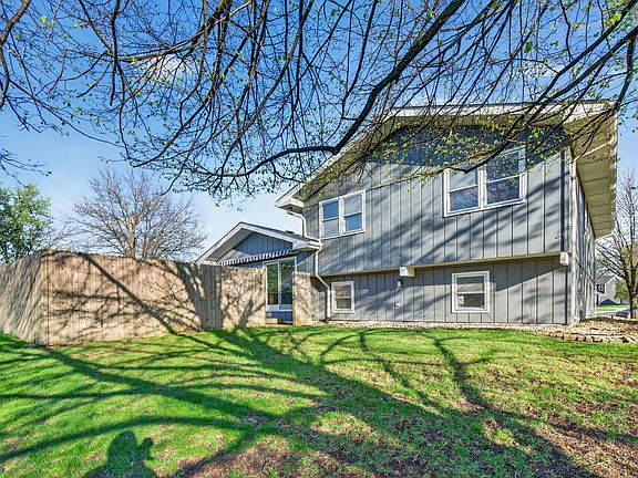 4th image of 3211 Wild Oaks Ct