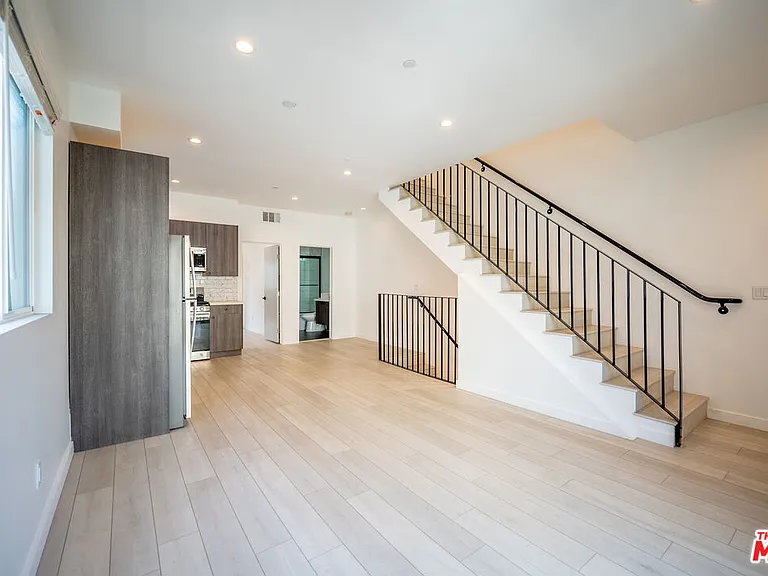 246 N Dillon St #1/2 — Photo 10