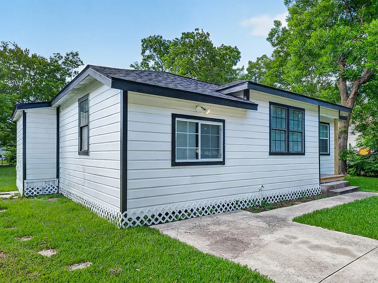 502 Azalea Dr — Photo 17