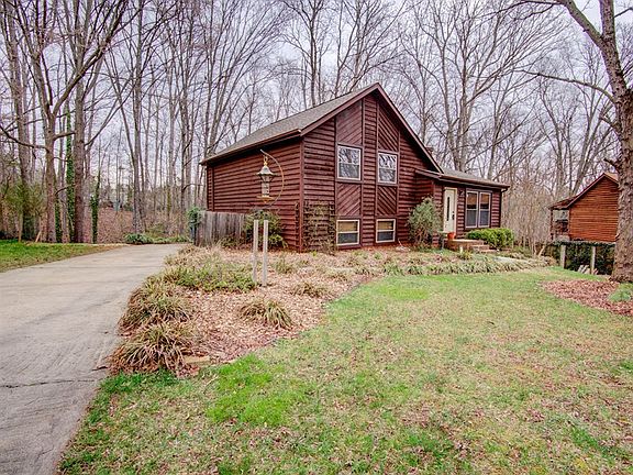3rd image of 8449 Huntdale Ct