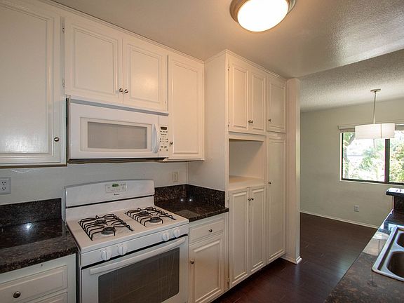 5th image of 14710 Burbank Blvd APT 209