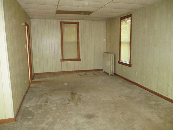 2nd image of 245 Tonti St