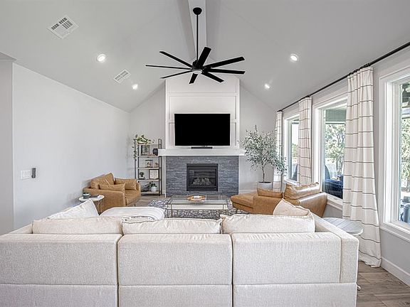 5th image of 15221 Caspian Ln