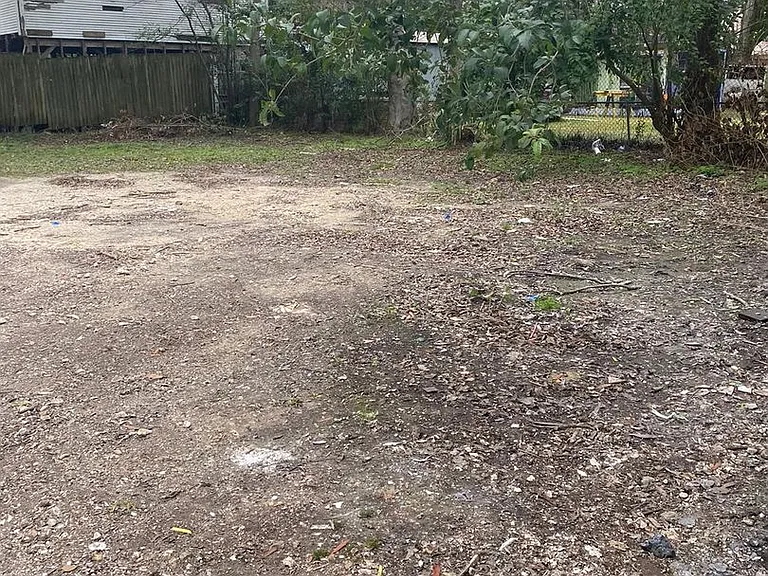 2380 Liberty St — Photo 31