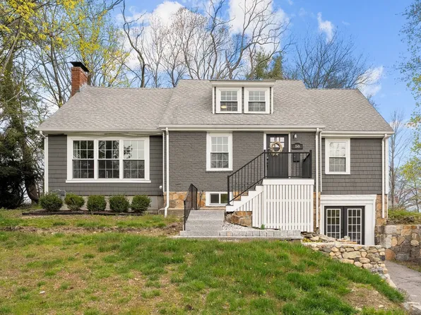 58 Kensington Rd, Weymouth, MA 02188