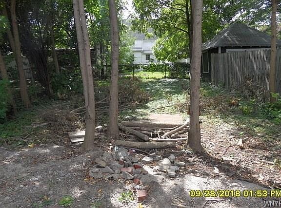 4th image of 93 Mayer Ave