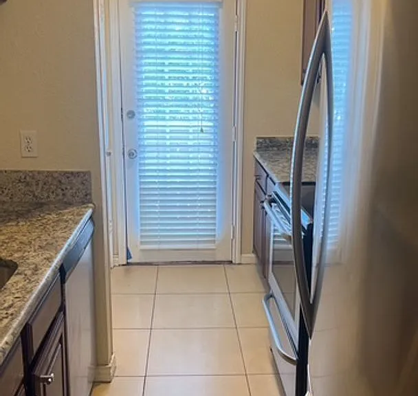 1901 Cloisters Dr #921 — Photo 14