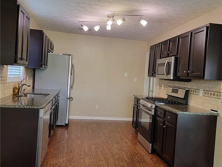 5219 Leecroft Dr — Photo 17
