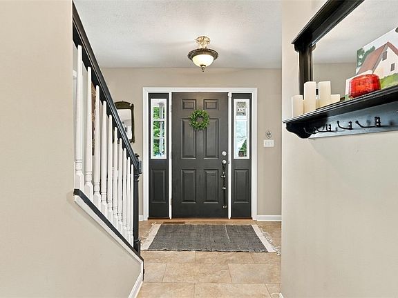 4th image of 1129 Seneca Dr