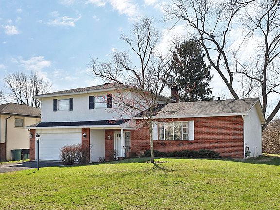 2nd image of 999 Amberly Pl