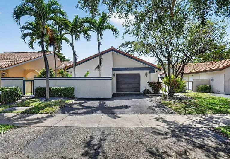1630 NW 22nd Ave — Photo 2