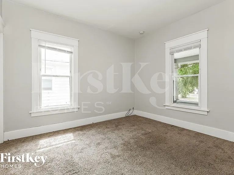 814 Bowditch Ave — Photo 11