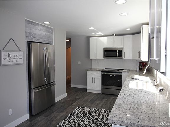 3rd image of 6528 192nd Ave E