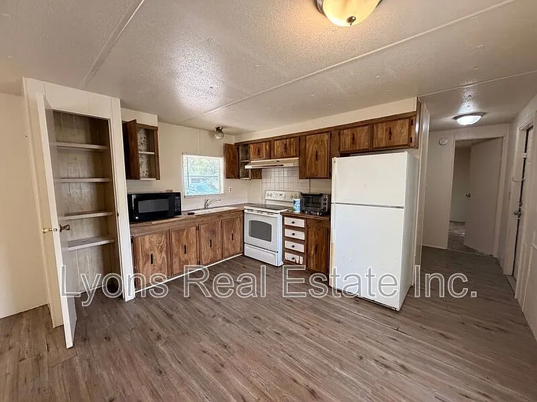 8146 Tolles Dr — Photo 5