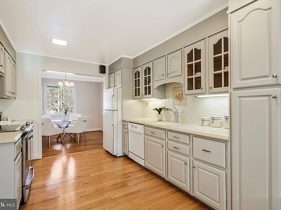 4th image of 5916 Jewell Ct