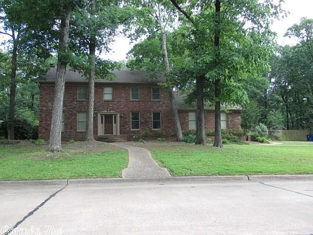 1st image of 20 Club Manor Dr