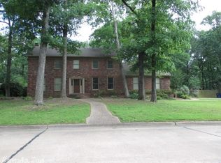 20 Club Manor Dr, Maumelle, AR 72113