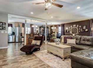 2 Canterbury Dr, Saint Peters, MO 63376
