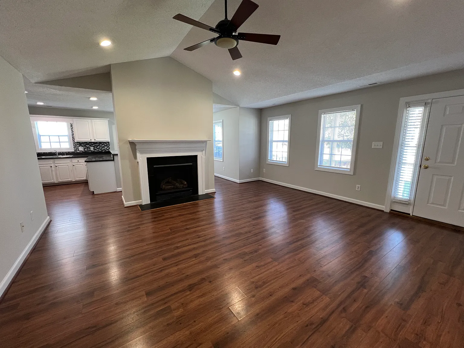 3 bed, 1505 sqft, $1,595 — Photo 2