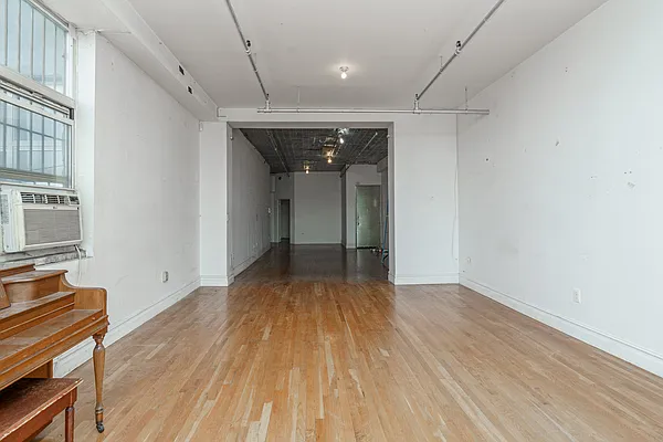 Rented by MySpaceNYC | media 22