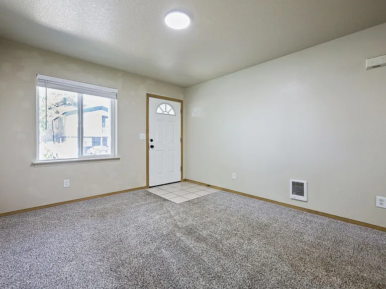 12564 SE Ramona St — Photo 3
