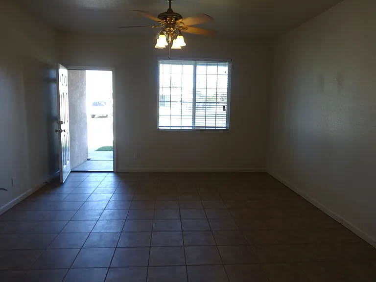 2510 Allen St — Photo 6