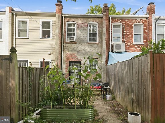 3rd image of 13 16th St NE