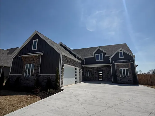 891 Greenhorn St, Bentonville, AR 72712