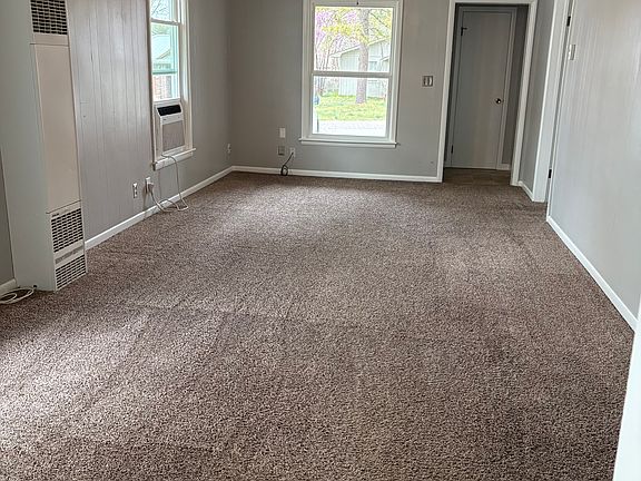 4th image of 1130 E Moman Ave