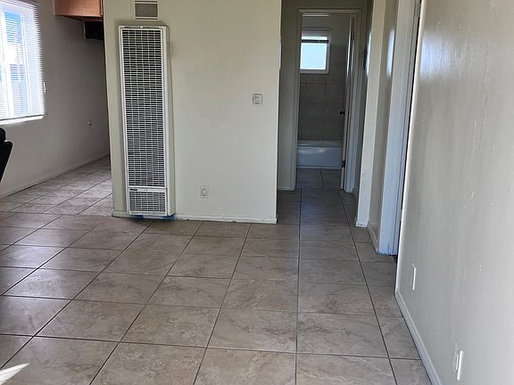 2nd image of 2762 Laurel Pl #5