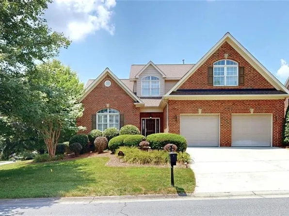 1001 Castle Pines Ct, Clemmons, NC 27012