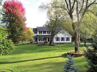 9135 Saint James Ct, Pinckney, MI
