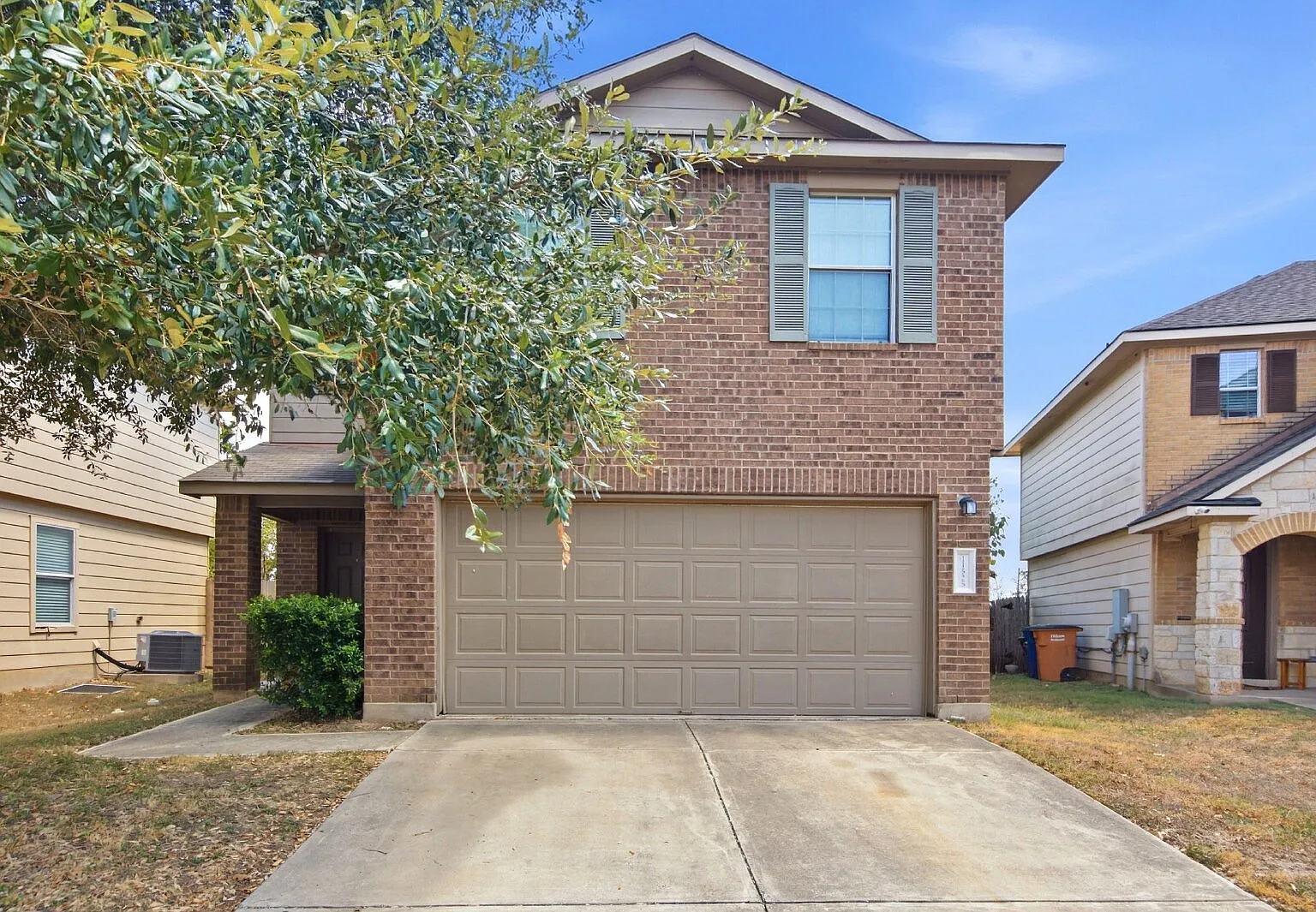 3 bed, 2.5 bath, 1659 sqft, $2,000 — Photo 1
