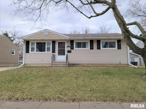 4902 51st Ave, Moline, IL 61265