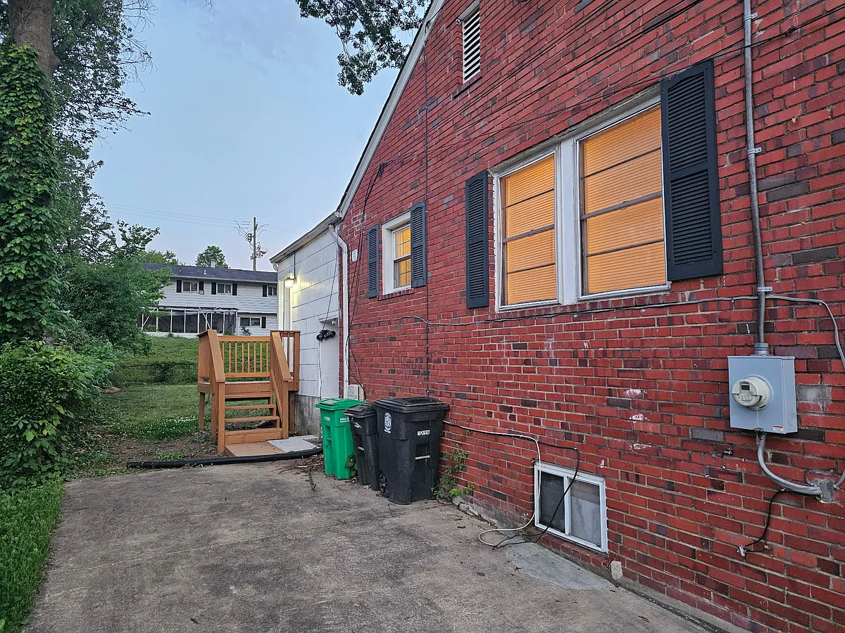 Building Photo - 2305 Oxon Run Dr