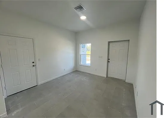 2 bed, 968 sqft, $1,600 — Photo 4