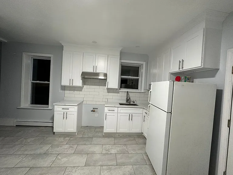 178 Clarence St #2 — Photo 9