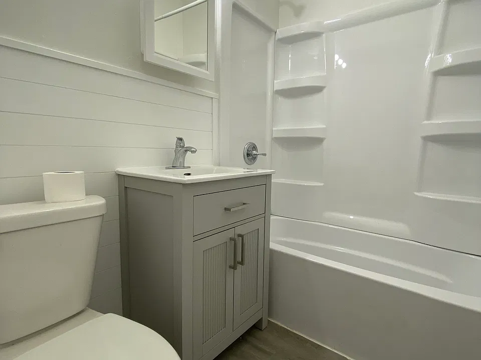 Full Bathroom