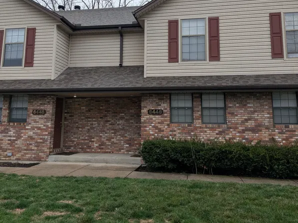 6446 NW 70th St, Kansas City, MO 64151