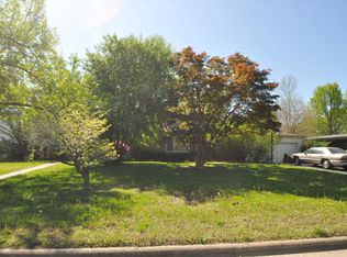 1038 E Linwood Cir, Springfield, MO 65807