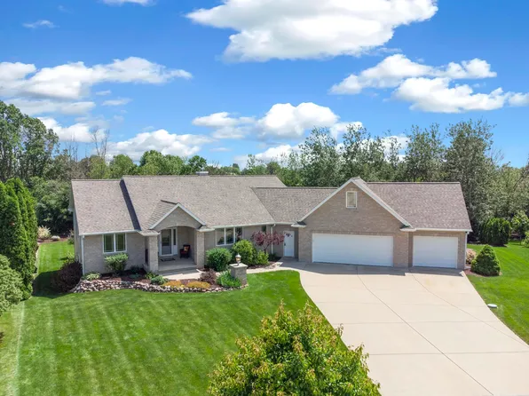 2281 Glen Meadows Cir, De Pere, WI 54115