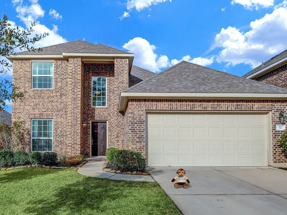 52 Hallmark Dr