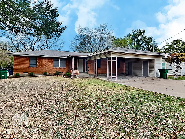 609 John Arden Dr — Photo 1