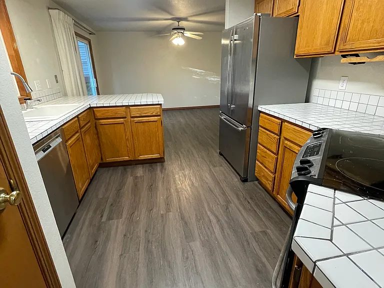 8941 SW 13th Ave — Photo 6