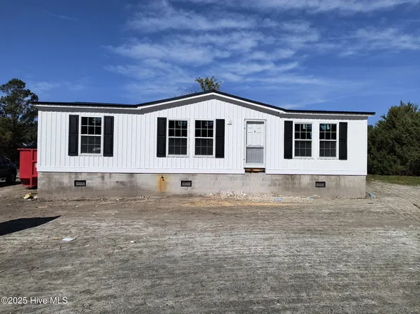 390 Crow Hill Road, Beaufort, NC 28516