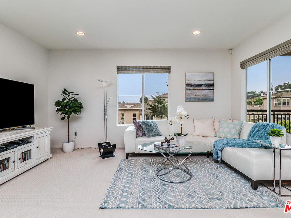 1st image of 6020 Seabluff Dr Unit 324